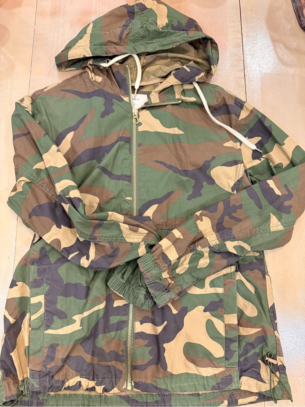 Forever 21 Women’s Green Brown Camouflage Hooded Jacket